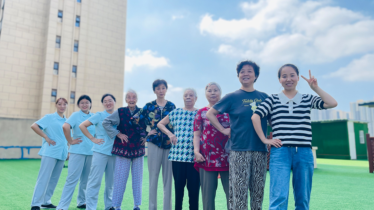 1686040374498996.jpg aqff.jpg