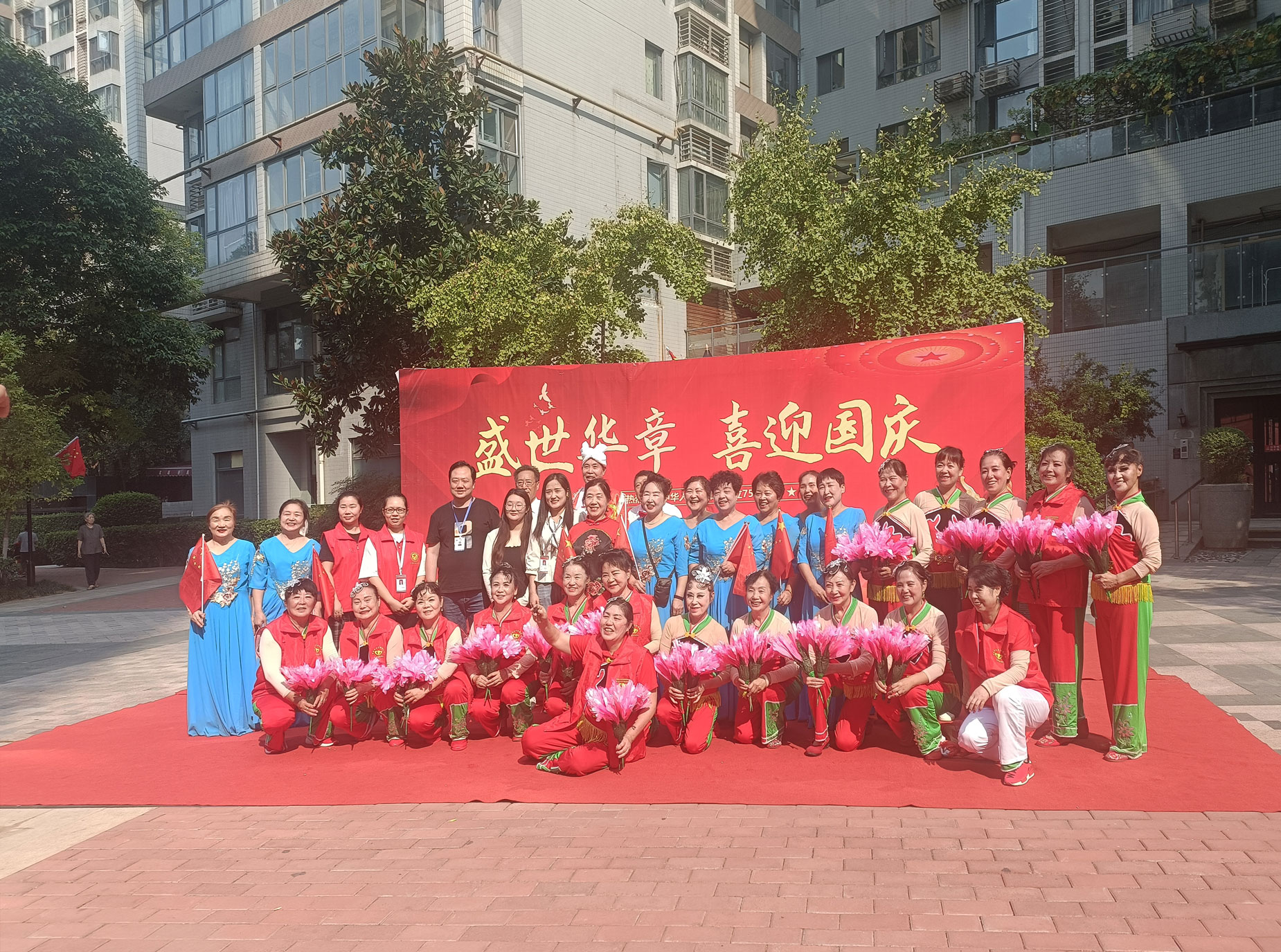 1728356526153193.jpg 9月27日--低像素的.jpg